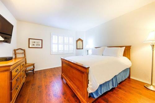 Dp-14a - Ritz Point Condo