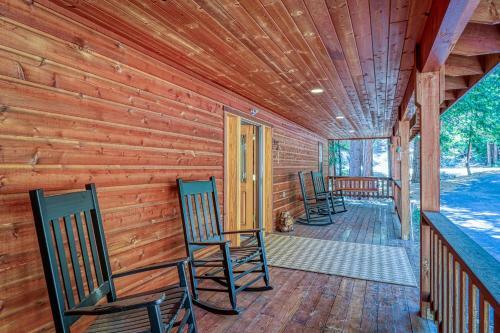 4 Bed 3 Bath Vacation Home In Dorrington