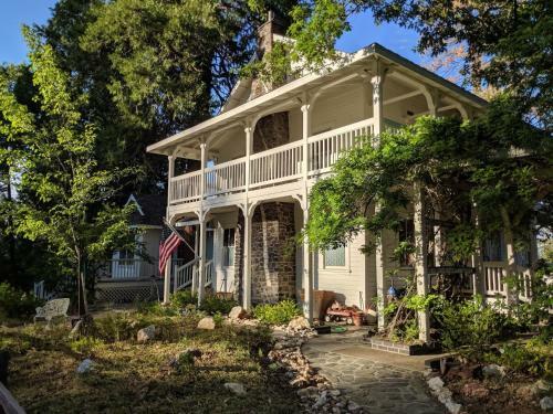 Hotel Inn At Sugar Pine Ranch