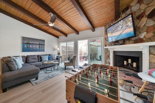 Steps To The Sand And Main Street 4br