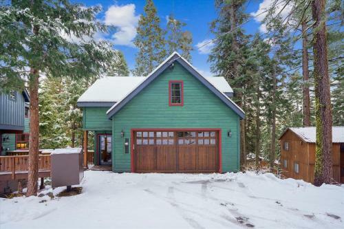 The Emerald Cabin