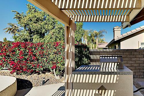 Indian Palms Gem - Private Pool & Hot Tub Home