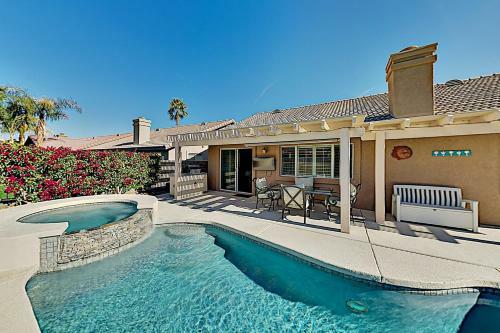 Indian Palms Gem - Private Pool & Hot Tub Home