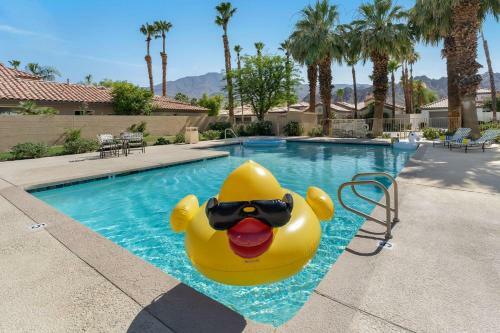 Top Rated 5 Star Getaway Bbq Pool Spa 2br