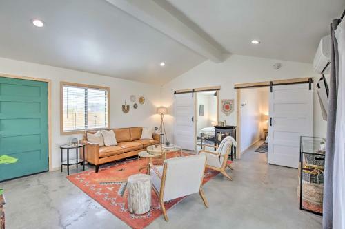 Modern Desert Bungalow With Fire Pit And Bbq!