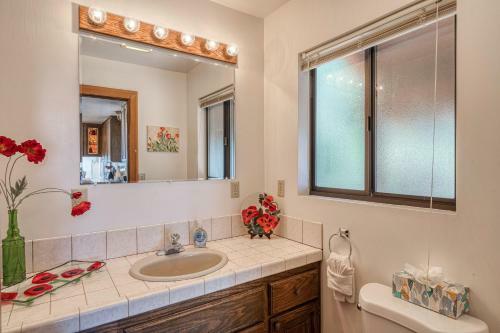 New Listing! Luxe Cabin With Private Master Suite Home