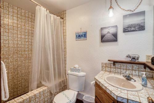 New Listing! Luxe Cabin With Private Master Suite Home