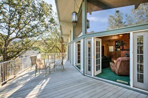 Kern River Home With Balcony, Fire Pit And Mtn Views!