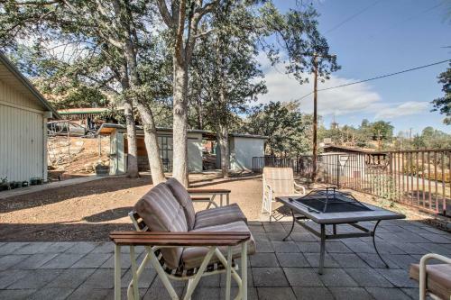 Kern River Home With Balcony, Fire Pit And Mtn Views!