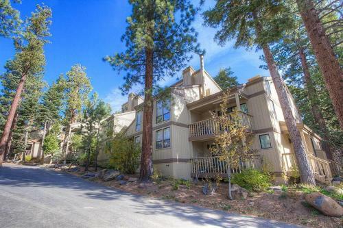 Forest View Townhouse By Lake Tahoe Accommodations