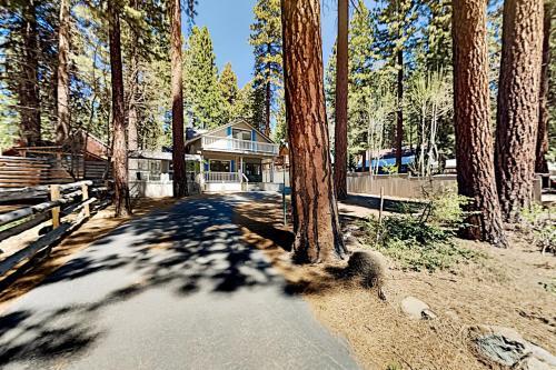 Exceptional Vacation Home In Kings Beach Cabin