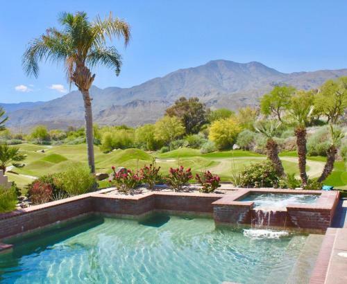Must See-5 Star Rated-stunning Views, Pool, Spa And More