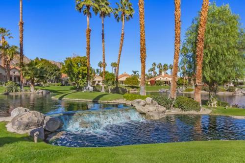 Desert Sanctuary 5 Star Private Pool-spa-bbq More