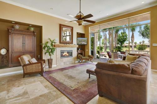 1 Rated Luxury Estate-pool Oasis 3br