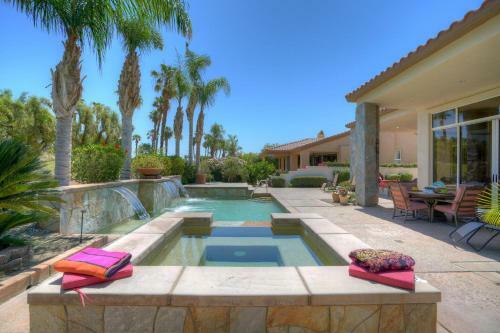 1 Rated Luxury Estate-pool Oasis 3br