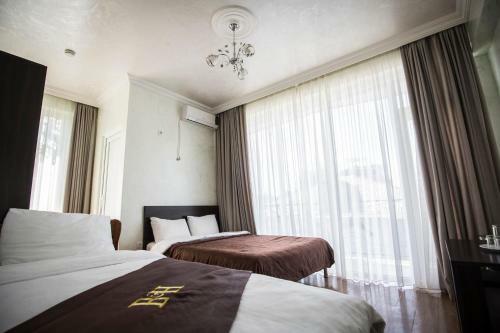 Beach House Hotel