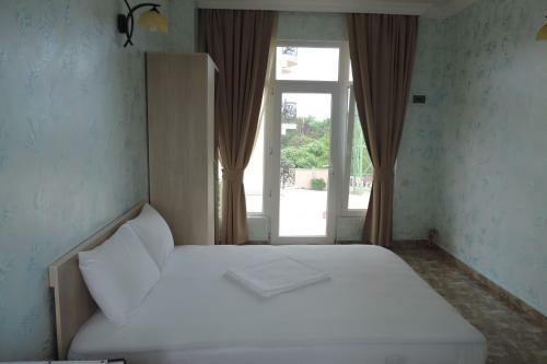 Beach House Hotel