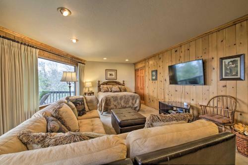 Lake Arrowhead Retreat With Decks And Mountain Views!