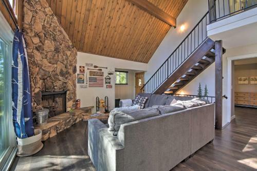 Mountain Haven With Game Room, 4 Mi To Lake!