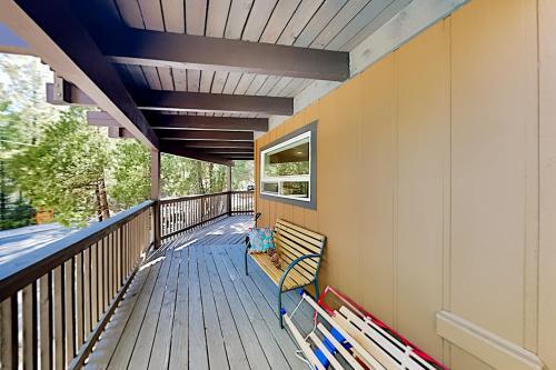 Luxe A-frame - Game Room, New Kitchen, Gas Firepit Home