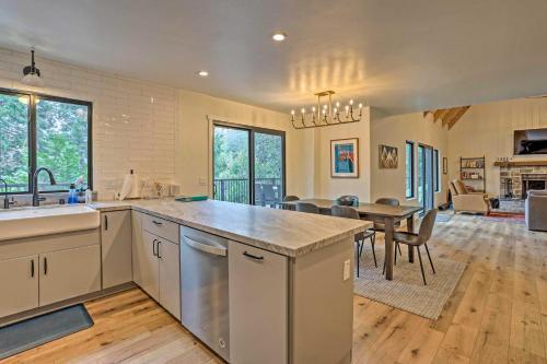 Lake Arrowhead Home With Deck Less Than 20 Mi To Skiing