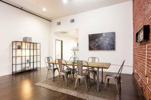 Historic Remodeled True 1-bdrm Loft