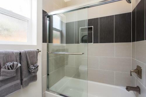 Apartamento Lux Townhome Suites Hwood
