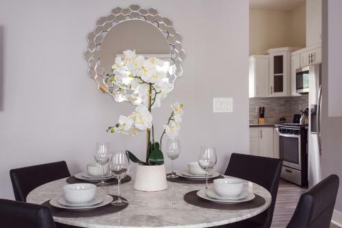 Apartamento Lux Townhome Suites Hwood
