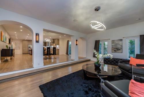 Beverly Hills/weho Modern 4bd With Heated Pool & Jacuzzi