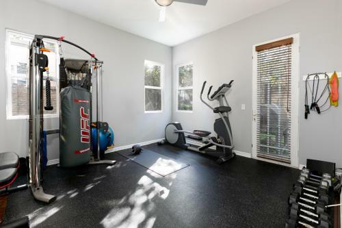 Silver Triangle Luxury - Home Office & Home Gym Home