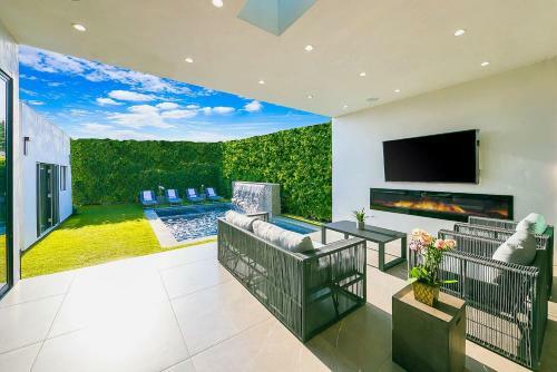 The Four Seasons Villa