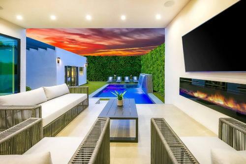 The Four Seasons Villa
