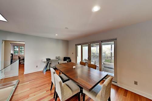 Superb Socal Living - Heated Pool & Spa Home