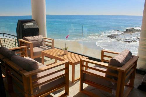 Luxury Malibu Beachfront Home-short Or Long-term