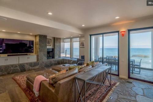 Luxury Malibu Beachfront Home-short Or Long-term