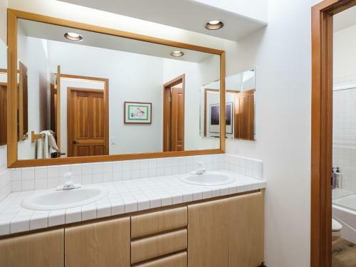 Apartamento Snowcreek V #749 Condo