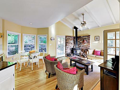 Quiet Wine Country Home Home