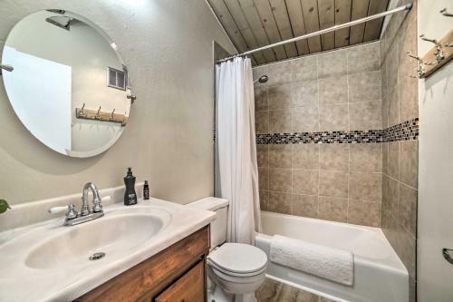 Apartamento Mammoth Lakes Condo With Pool Less Than 5 Mi To Skiing!