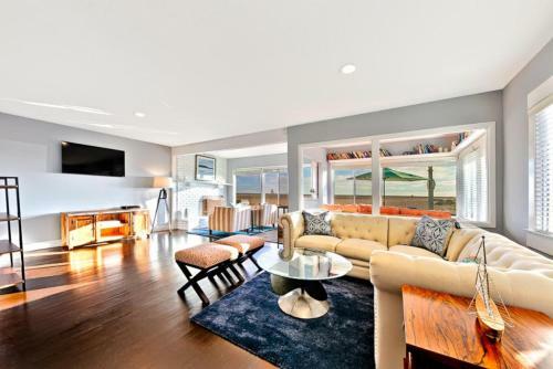 Nb-200a - 2-story Sensational Balboa Beachfront Charm