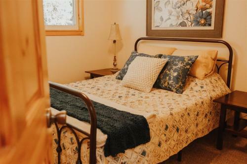 Bass Lake`s Balsam Bungalow