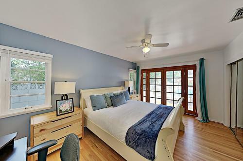 Pool Retreat With Game Room, Near Top Attractions! Home