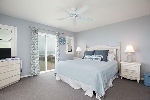New Listing! Oceanfront Eden With Private Beach Home