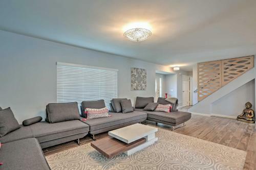 Immaculate Oceanside House With Gazebo - Near Beach!