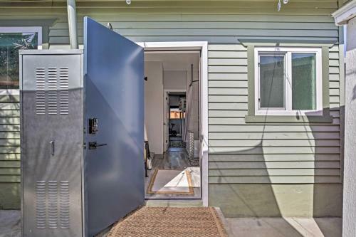 Apartamento Cozy Studio With Laundry And AC 2 Mi To Beach!