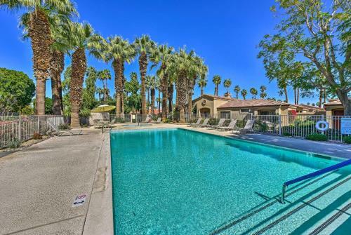 Private Palm Desert Townhome With Pool On Golf Course
