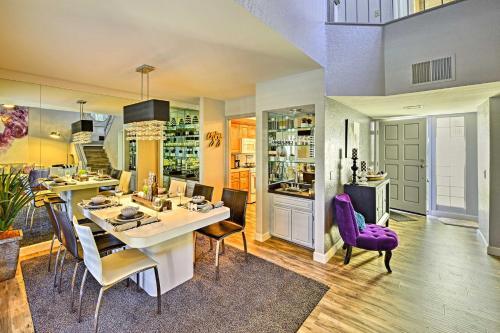 Updated Palm Springs Townhome With Pool And Golf Access
