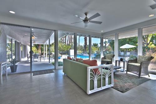 Casa Moderna By Oranj Palm