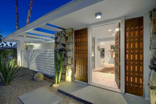 Canyon Oasis - Private Pool Home By Oranj Palm
