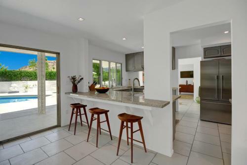 Canyon Oasis - Private Pool Home By Oranj Palm