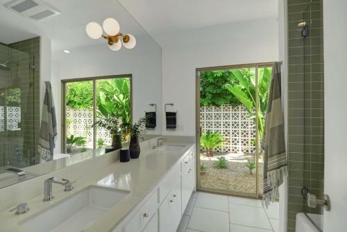 Canyon Oasis - Private Pool Home By Oranj Palm